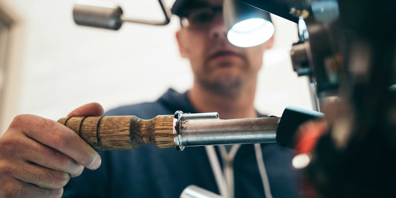 网球大满贯比赛场景 - 运动员发球瞬间